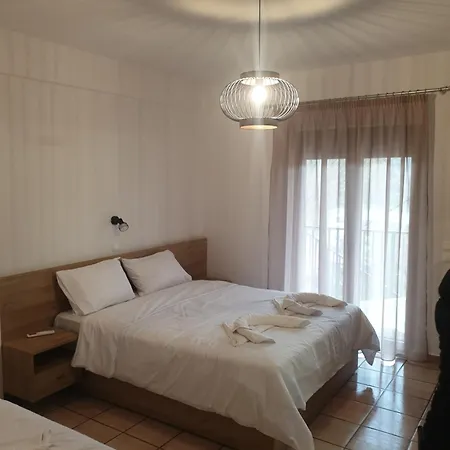 Apartment To Ellinikon *